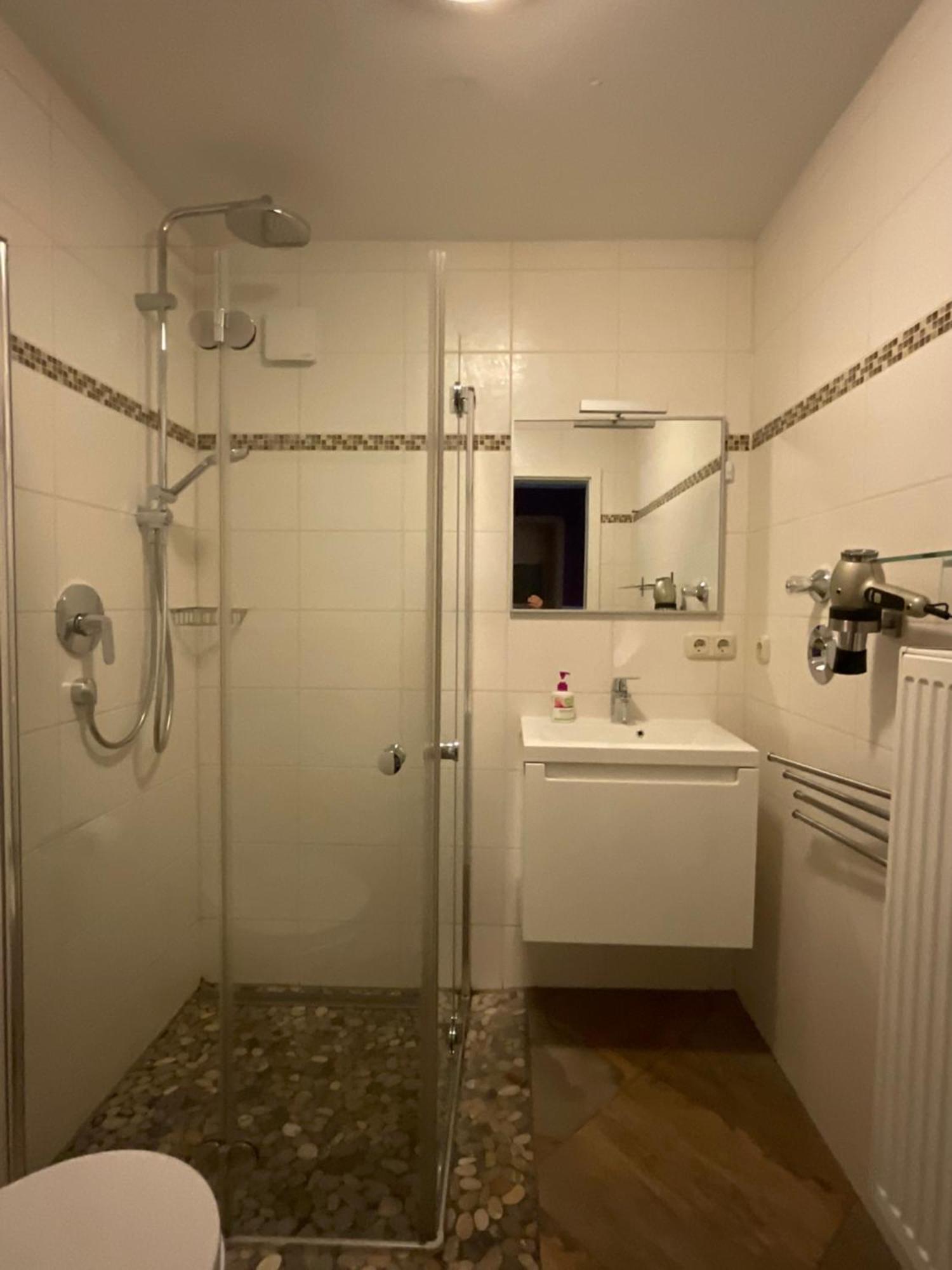 Messe-Apartment, 4 Schlafzimmer, 80 Qm, Garten - 6 Km Zur Messe, Verkehrsguenstig, Ruhig, Parkplaetze Neurenberg Buitenkant foto